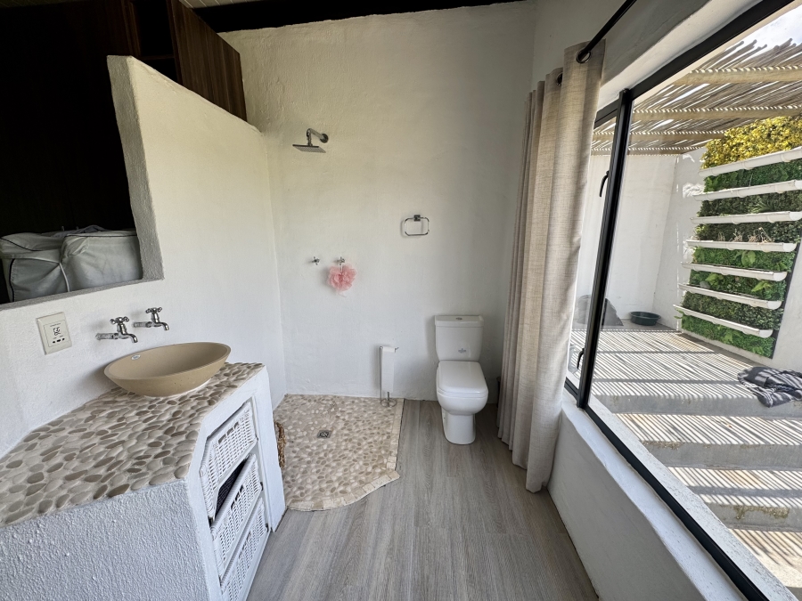 5 Bedroom Property for Sale in Cape Farms Western Cape